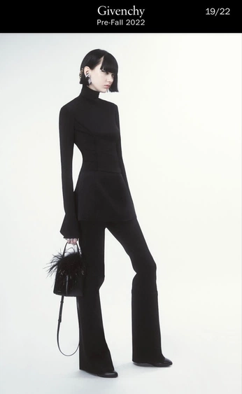 A cover of "CONTOUR" cluster. The owner is aphroditedotnet. The cluster consists of 17 elements.