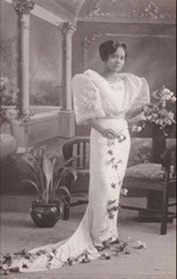 A cover of "MunDos" cluster. The owner is ayzterism. The cluster consists of 15 elements.