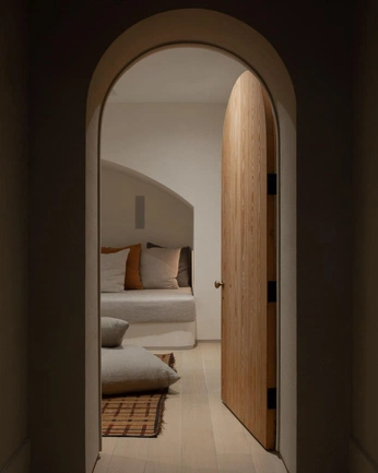 A cover of "Minimal" cluster. The owner is mariamshaban. The cluster consists of 8 elements.