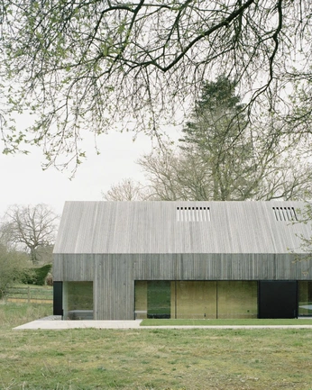 A cover of "ext." cluster. The owner is lucygoose. The cluster consists of 2 elements.