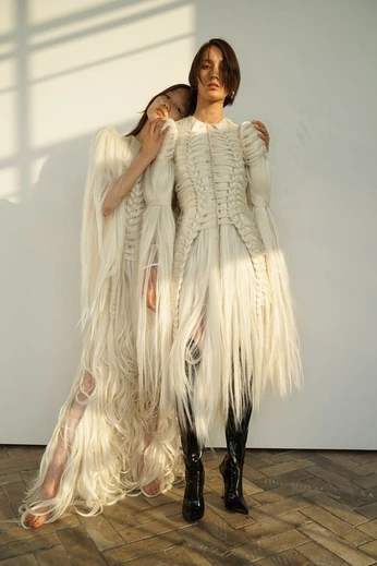 A cover of "Fashion Feed" cluster. The owner is popacarla. The cluster consists of 8 elements.