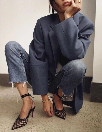 A cover of "Outfits 🩰" cluster. The owner is ishanisingh. The cluster consists of 6 elements.