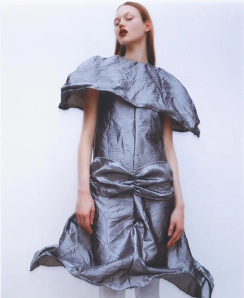 A cover of "metallic" cluster. The owner is kkarinaa. The cluster consists of 9 elements.