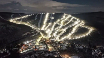 A cover of "Boston Trip 2025" cluster. The owner is martindiz. The cluster consists of 9 elements.