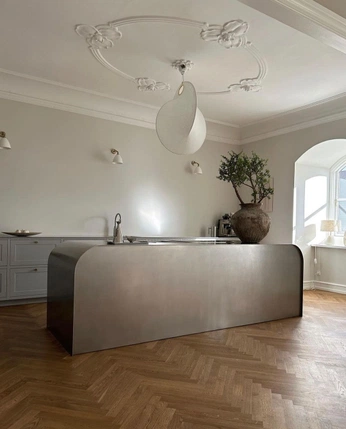 A cover of "Interior" cluster. The owner is nammi. The cluster consists of 2 elements.