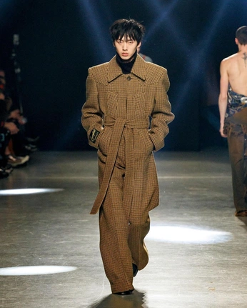 A cover of "cuntsultant" cluster. The owner is marksavant. The cluster consists of 6 elements.