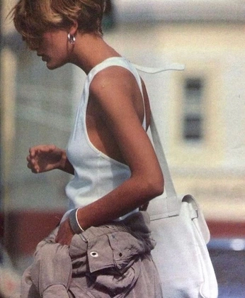 A cover of "CURATED" cluster. The owner is feerrzpt. The cluster consists of 87 elements.