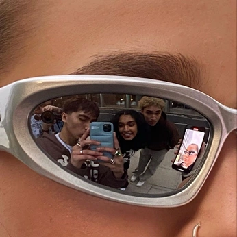 A cover of "style" cluster. The owner is umeransari. The cluster description is "it's all about the vibes". The cluster consists of 95 elements.