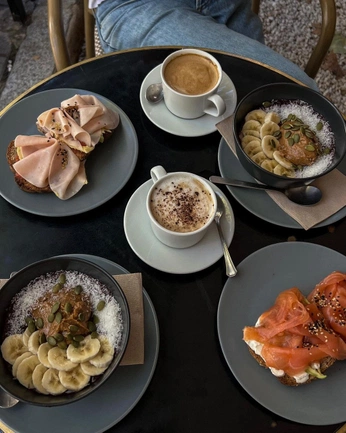 A cover of "Cafeteria" cluster. The owner is sereg. The cluster consists of 15 elements.