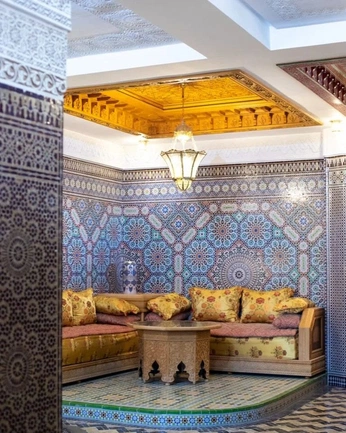 A cover of "moroccan" cluster. The owner is uwill. The cluster consists of 10 elements.