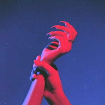 A cover of "Aesthetic" cluster. The owner is frankie1000. The cluster consists of 20 elements.