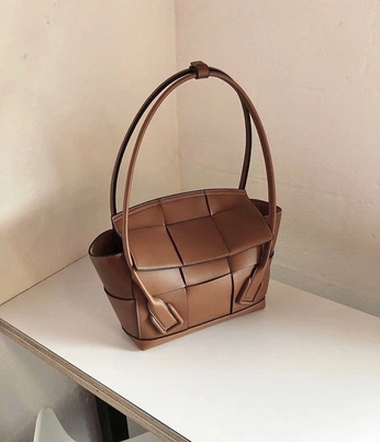 A cover of "bags" cluster. The owner is allaboutren. The cluster consists of 5 elements.