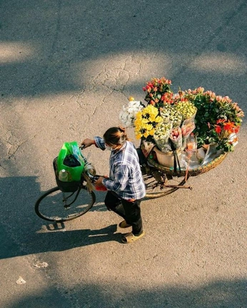 A cover of "People" cluster. The owner is prispina. The cluster consists of 2 elements.