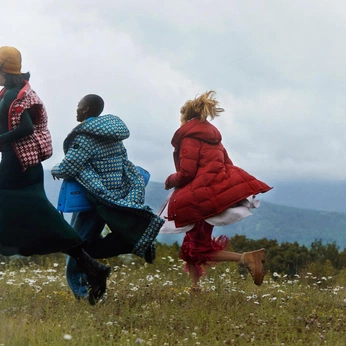 A cover of "Floral inspo" cluster. The owner is danslalune. The cluster consists of 2 elements.