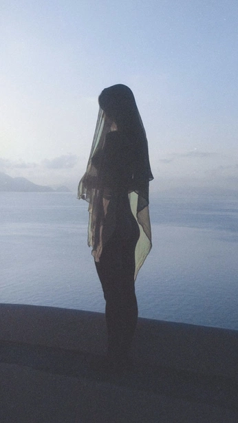 A cover of "Ephemeral images" cluster. The owner is brunoandyou. The cluster consists of 5 elements.