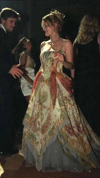 A cover of "Halloween" cluster. The owner is ironlessgiant. The cluster consists of 16 elements.