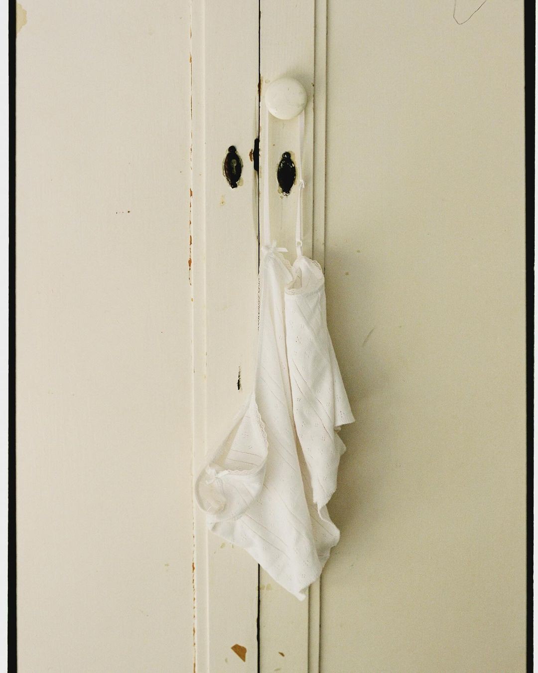 An Instagram carousel post added by nn4nk1 on May 17, 2024. The author is @anne_lauer.