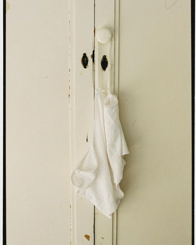 An Instagram carousel post added by nn4nk1 on May 17, 2024. The author is @anne_lauer.