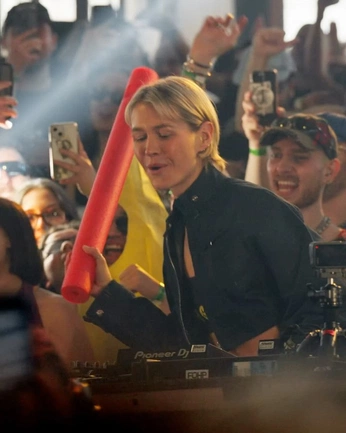 A cover of "Ki/Ki" cluster. The owner is marinademag. The cluster consists of 80 elements.