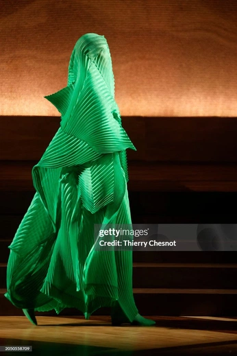 A cover of "Kat" cluster. The owner is brideonfire. The cluster consists of 66 elements.