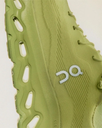 A cover of "Monterrain" cluster. The owner is shoedoggydog. The cluster consists of 2 elements.