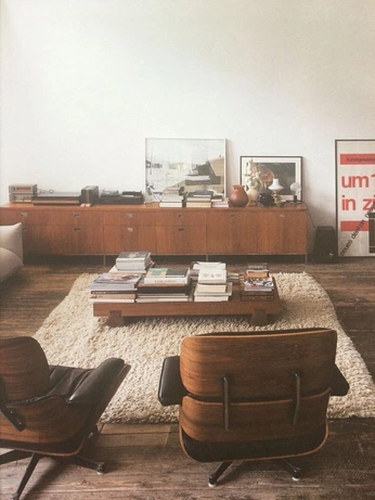 A cover of "interior" cluster. The owner is oranginal. The cluster consists of 1 element.