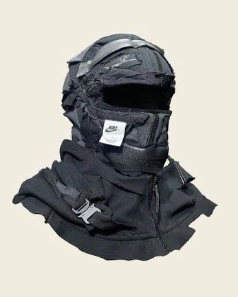 A cover of "portrate and mask" cluster. The owner is hoseinsaabet. The cluster consists of 2 elements.