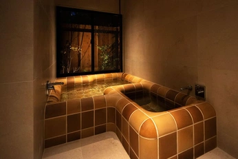 A cover of "Mews" cluster. The owner is saji212. The cluster consists of 6 elements.