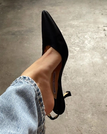 A cover of "Clothes" cluster. The owner is tifwil. The cluster consists of 4 elements.