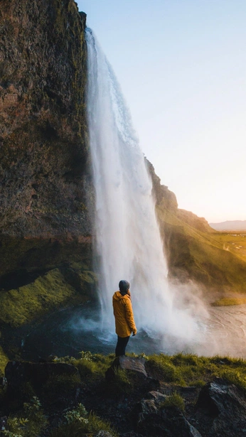 A cover of "Inspo" cluster. The owner is lunarmoonful. The cluster consists of 18 elements.