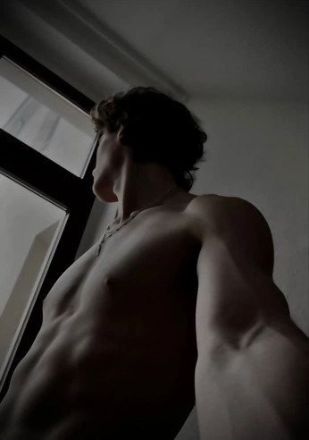 A cover of "figure photography" cluster. The owner is nonchalanting. The cluster consists of 2 elements.