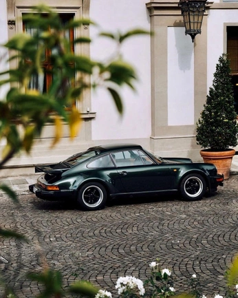 A cover of "Pause for Porsche" cluster. The owner is heytashy. The cluster consists of 15 elements.