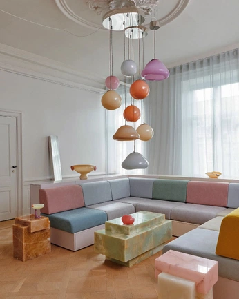 A cover of "Interior Eleganza" cluster. The owner is edumelchior. The cluster consists of 53 elements.