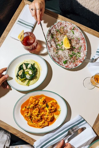 A cover of "ITALIAN FOOD" cluster. The owner is hnhii.th. The cluster consists of 50 elements.