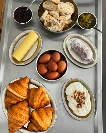 A cover of "Table Top" cluster. The owner is kesia. The cluster consists of 15 elements.