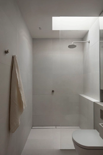 A cover of "13 Cranley Mews" cluster. The owner is emgravity. The cluster consists of 12 elements.