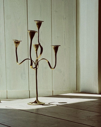 A cover of "interior" cluster. The owner is justiuna. The cluster consists of 4 elements.