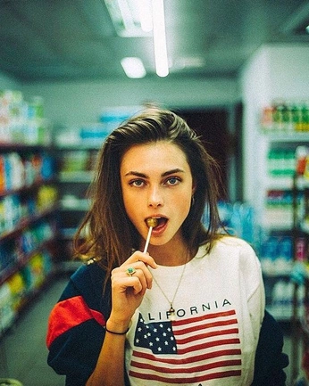 A cover of "People" cluster. The owner is stfno. The cluster consists of 104 elements.