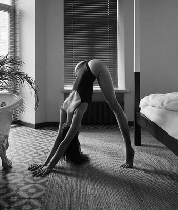 A cover of "bent over" cluster. The owner is quortz. The cluster consists of 18 elements.