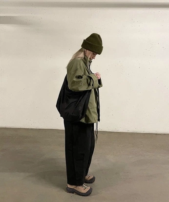 A cover of "f ▐  t" cluster. The owner is shae.ziii. The cluster consists of 10 elements.