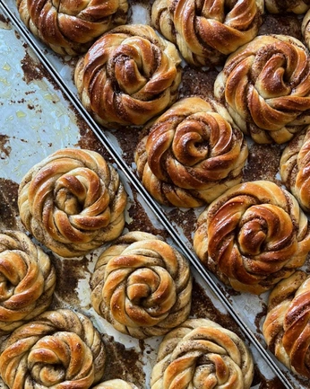 A cover of "MF" cluster. The owner is ellellellelle. The cluster consists of 12 elements.