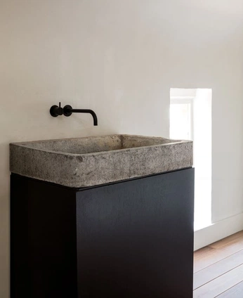 A cover of "BATH" cluster. The owner is anrz.studio. The cluster consists of 5 elements.