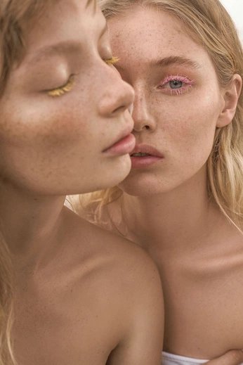 A cover of "makeup" cluster. The owner is morganmclain. The cluster consists of 6 elements.