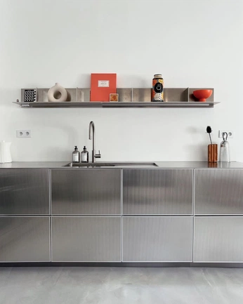 A cover of "Kitchh" cluster. The owner is zoisabella. The cluster consists of 2 elements.