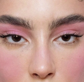 A cover of "MAKEUP" cluster. The owner is sashagembess. The cluster consists of 90 elements.