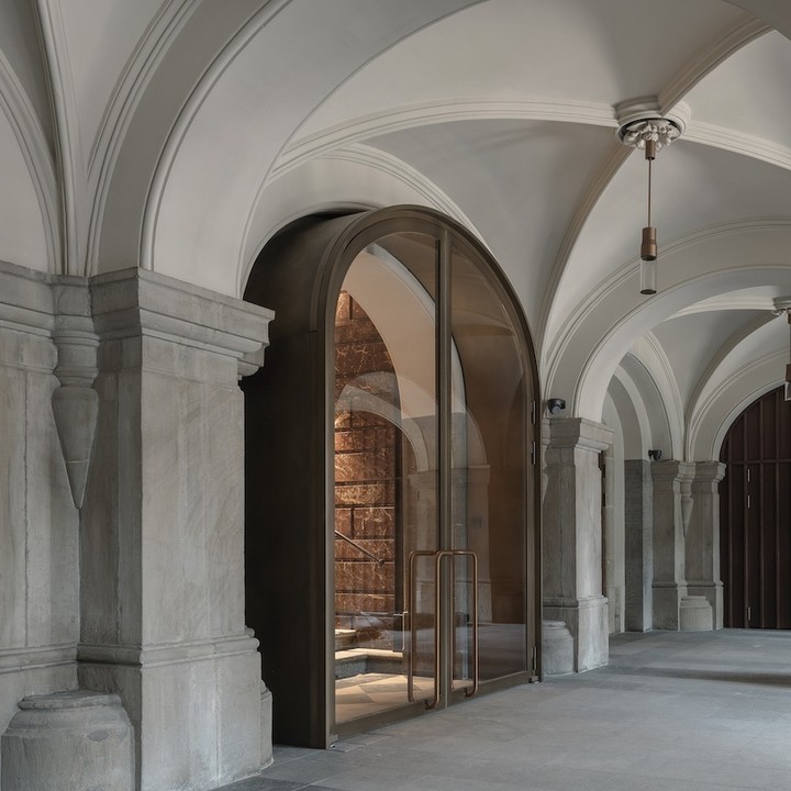 The renovated Antwerp City Hall by architects HUB. Photo by Stijn Bollaert.
