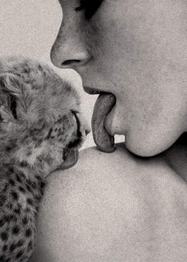 An image added by laurentdelrey on May 10, 2024. May present: photograph, soundcloud, hair, nose, skin.