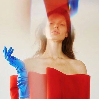 A cover of "red" cluster. The owner is mcazerie. The cluster consists of 93 elements.