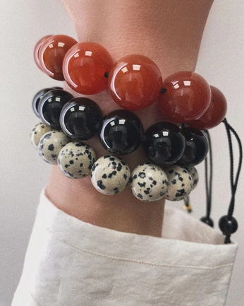 A cover of "Pulseras" cluster. The owner is anafestini. The cluster consists of 3 elements.