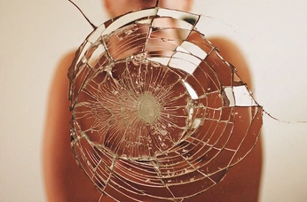 A cover of "000" cluster. The owner is reyhanwtf. The cluster consists of 9 elements.